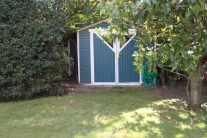 Das Ferienhaus Stoll ist ein Doppelhaus in Neustadt Hambach mit 3 Doppel- Betten und 2 Doppelbetten. Also geeignet von 4 bis 10 Personen. Einmal 185 m² und 65 m²“. Jeweils Küche und Bad mit großem Garten.