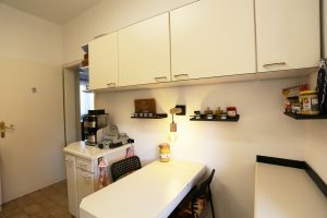 Das Ferienhaus Stoll ist ein Doppelhaus in Neustadt Hambach mit 3 Doppel- Betten und 2 Doppelbetten. Also geeignet von 4 bis 10 Personen. Einmal 185 m² und 65 m²“. Jeweils Küche und Bad mit großem Garten.